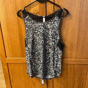 Lululemon tank top